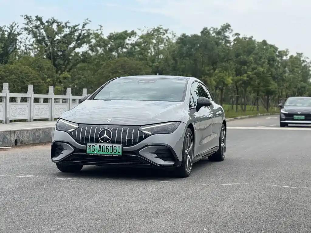 Mercedes-Benz EQE 2024