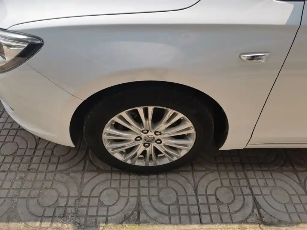 Buick Excelle GT 2017 — фото 23