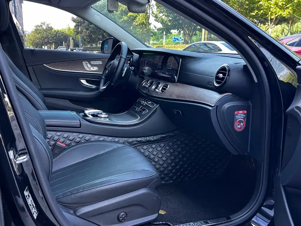 Mercedes-Benz E-Class 2017 — фото 10