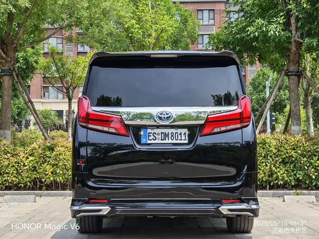 Toyota Vellfire 2023 — фото 14