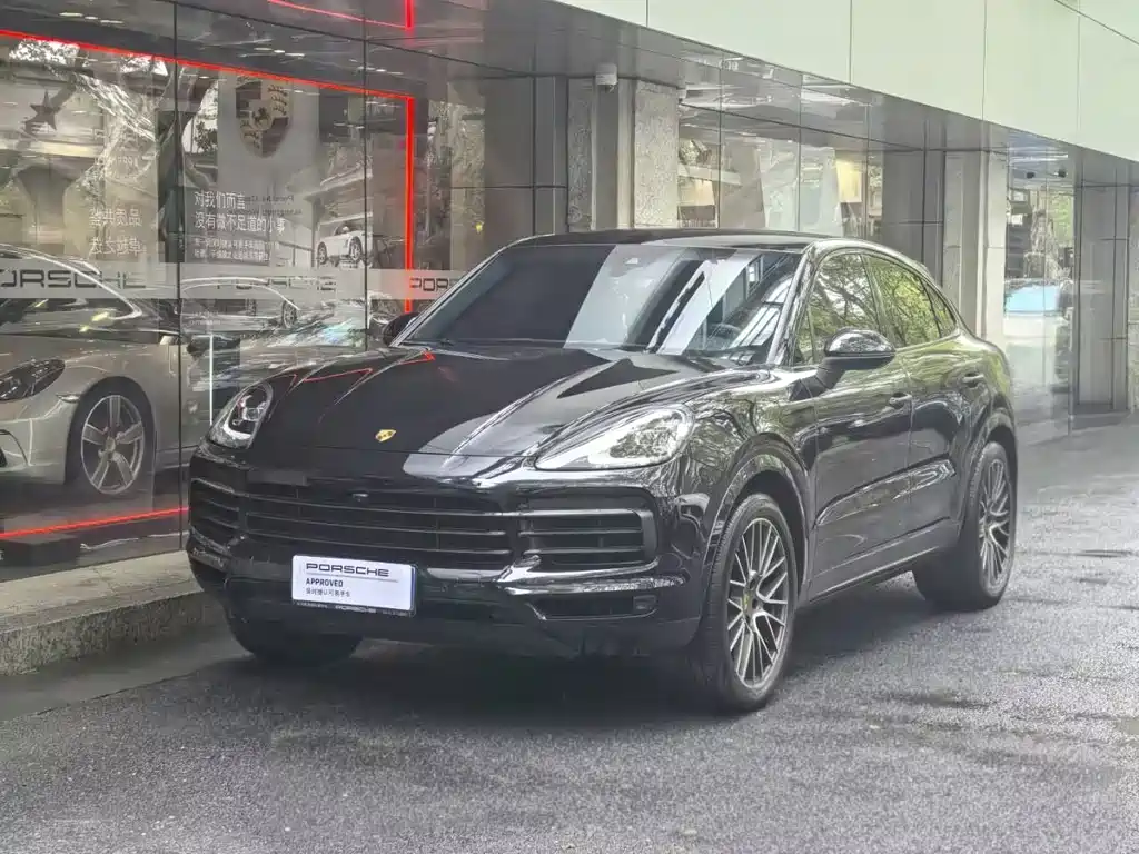 Porsche Cayenne 2022 — фото 1