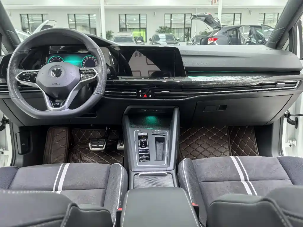Volkswagen Golf 2023