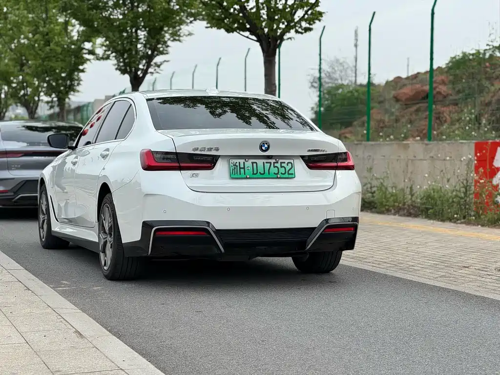 BMW i3 2023
