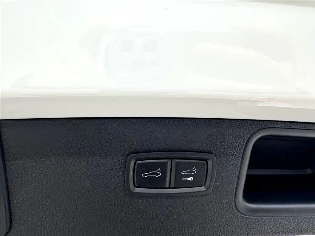 Porsche Macan 2023 — фото 22
