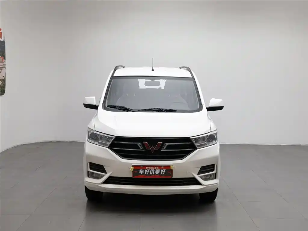 Wuling Hongguang 2018 — фото 3