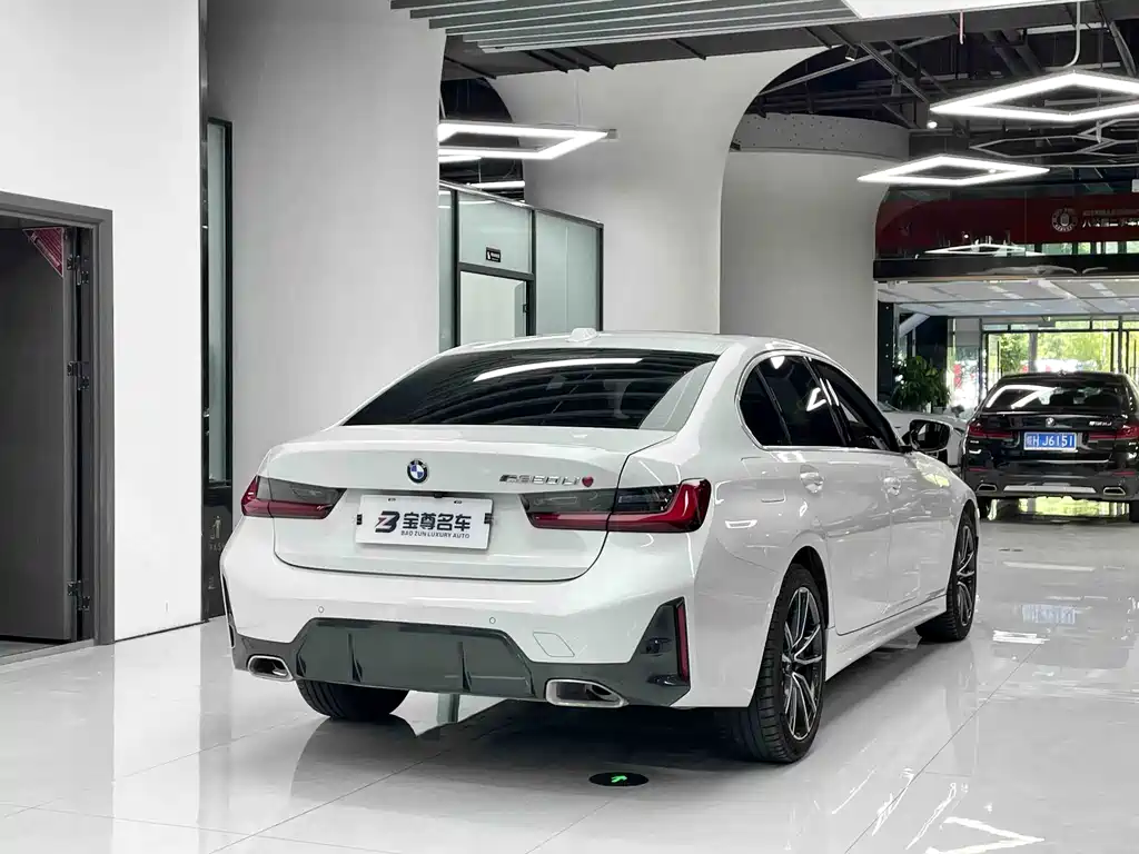 BMW 3 Series 2024 — фото 11