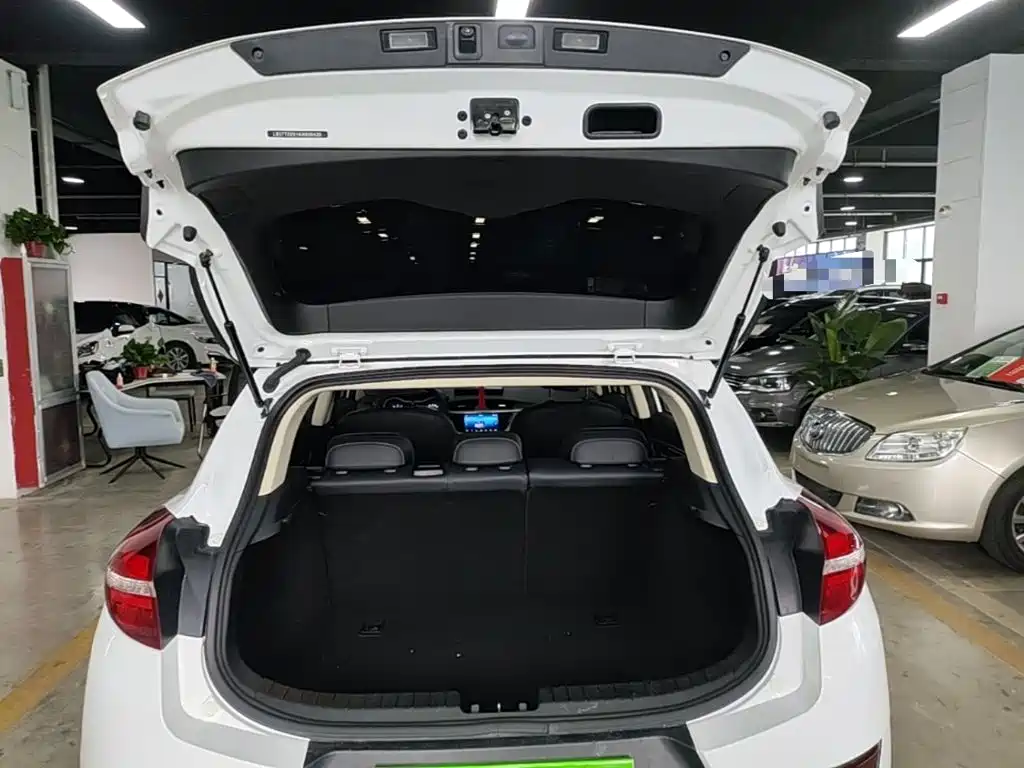 Geely Emgrand GS 2019 — фото 19