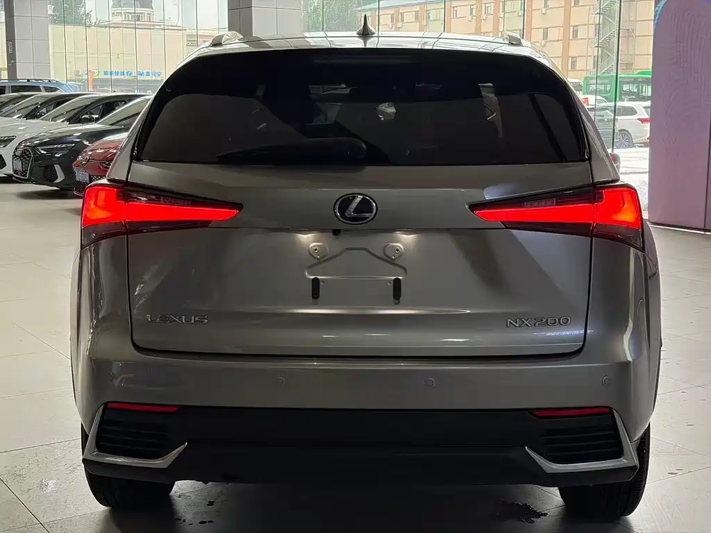 Lexus NX 2019 — фото 5