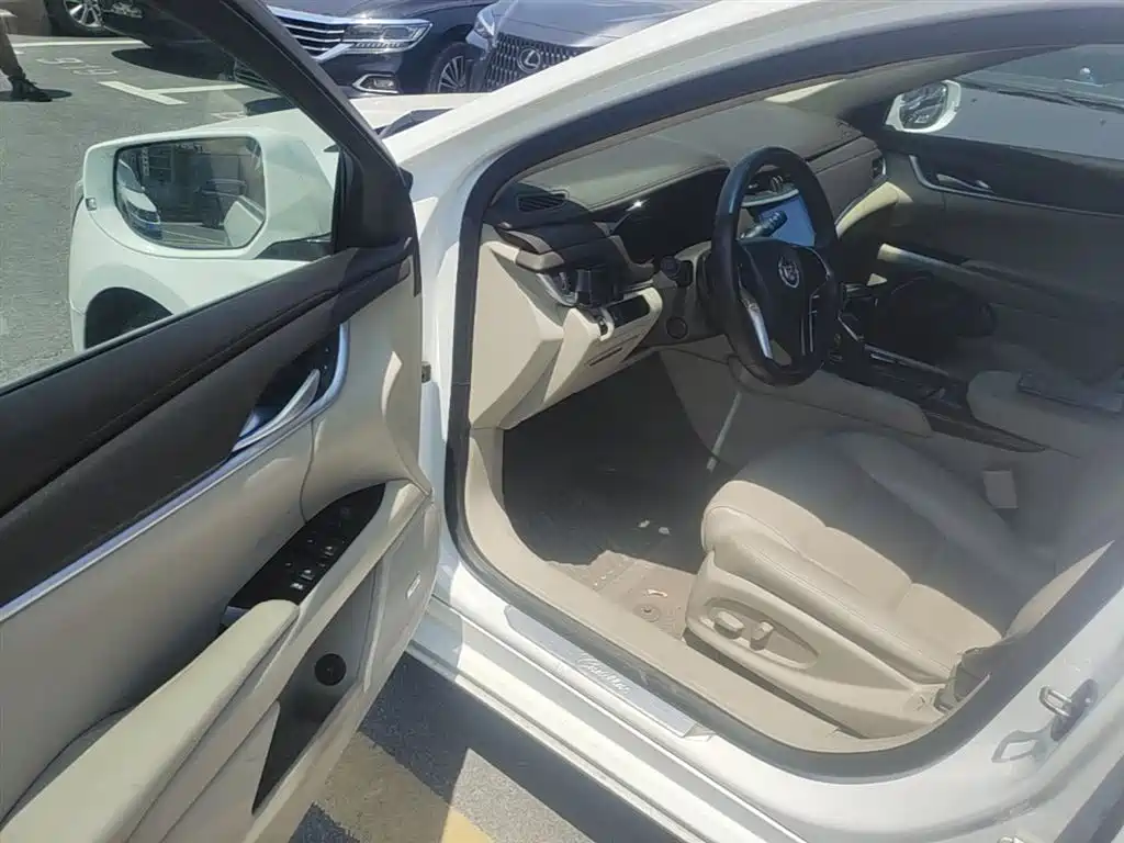 Cadillac XTS 2015 — фото 16