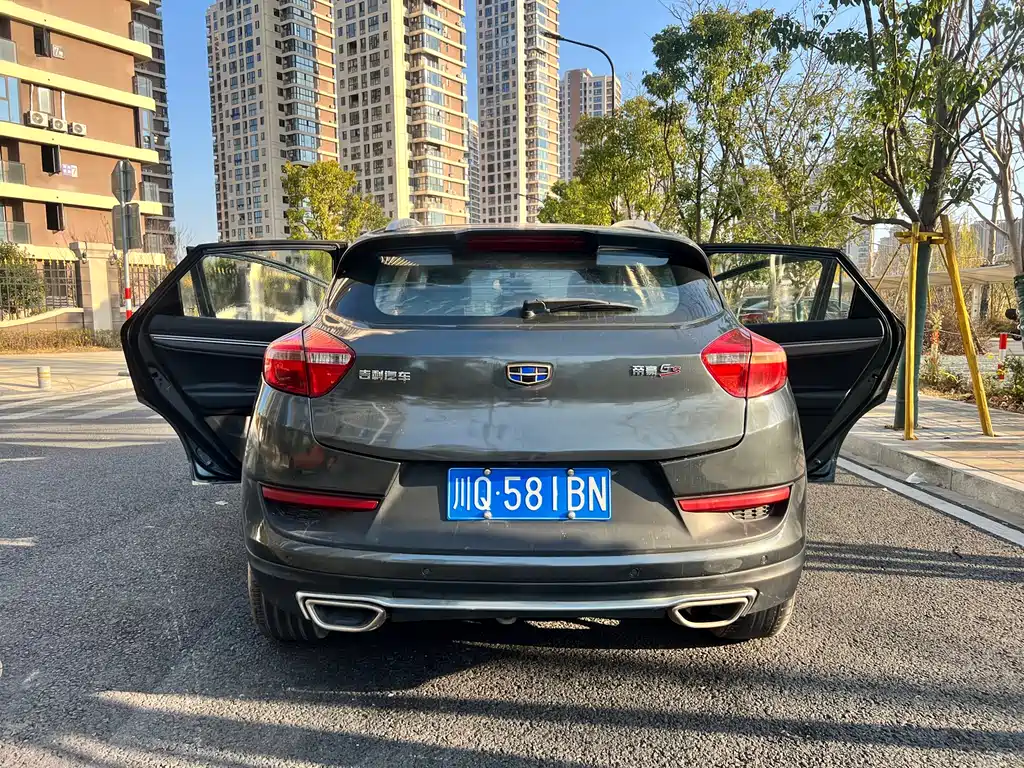 Geely Emgrand GS 2018 — фото 16