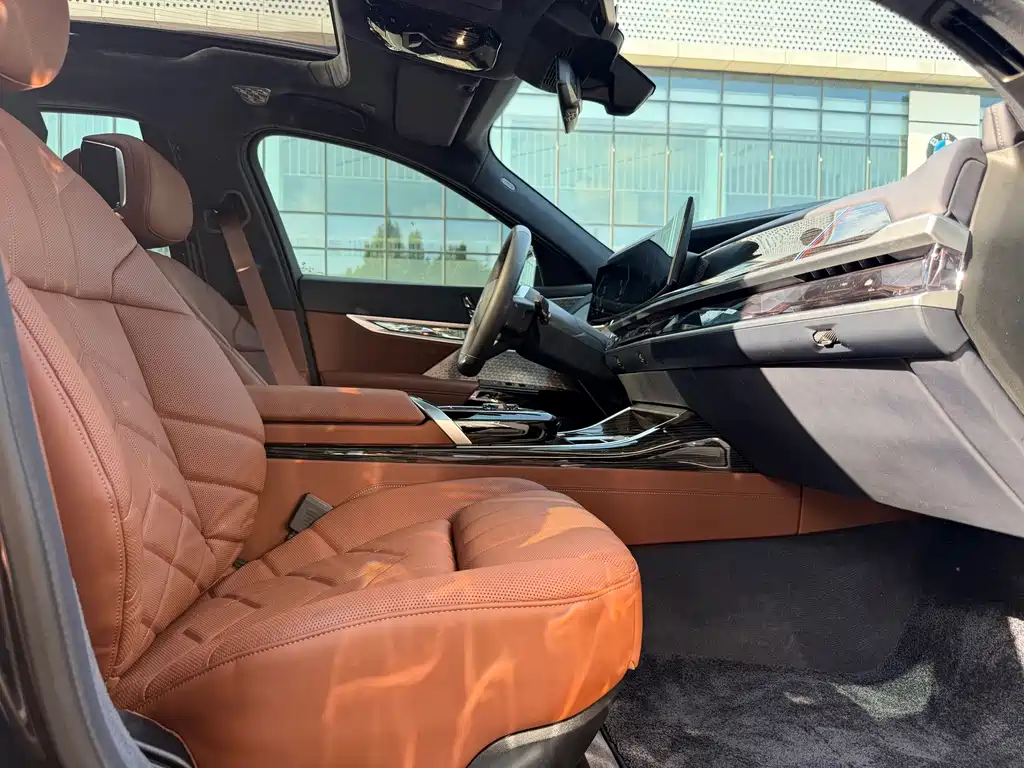 BMW i7 2023 — фото 24
