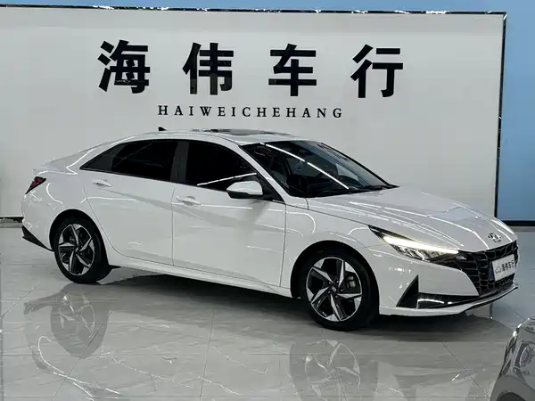 Hyundai Elantra 2023