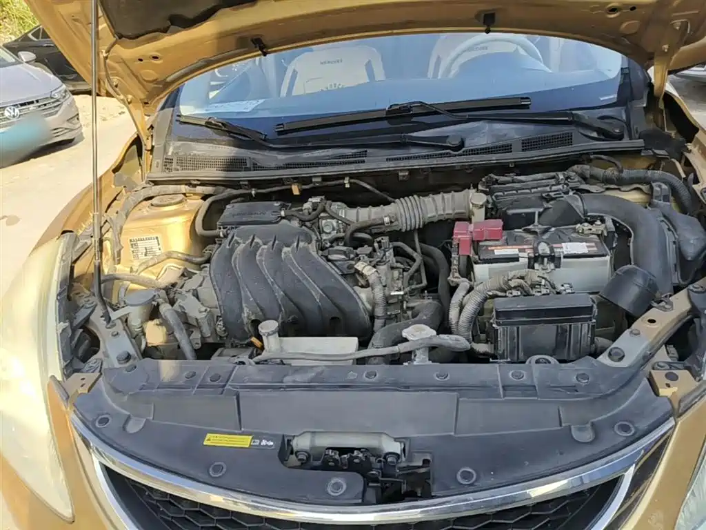 Nissan Tiida 2015 — фото 20