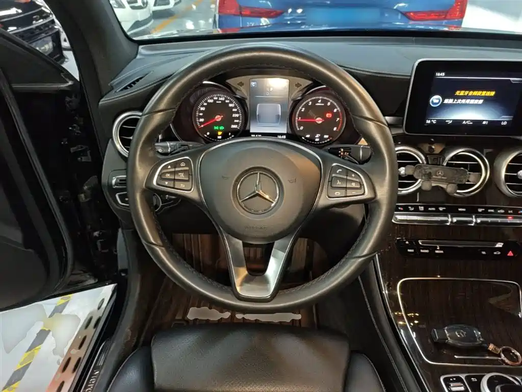 Mercedes-Benz GLC 2016 — фото 11