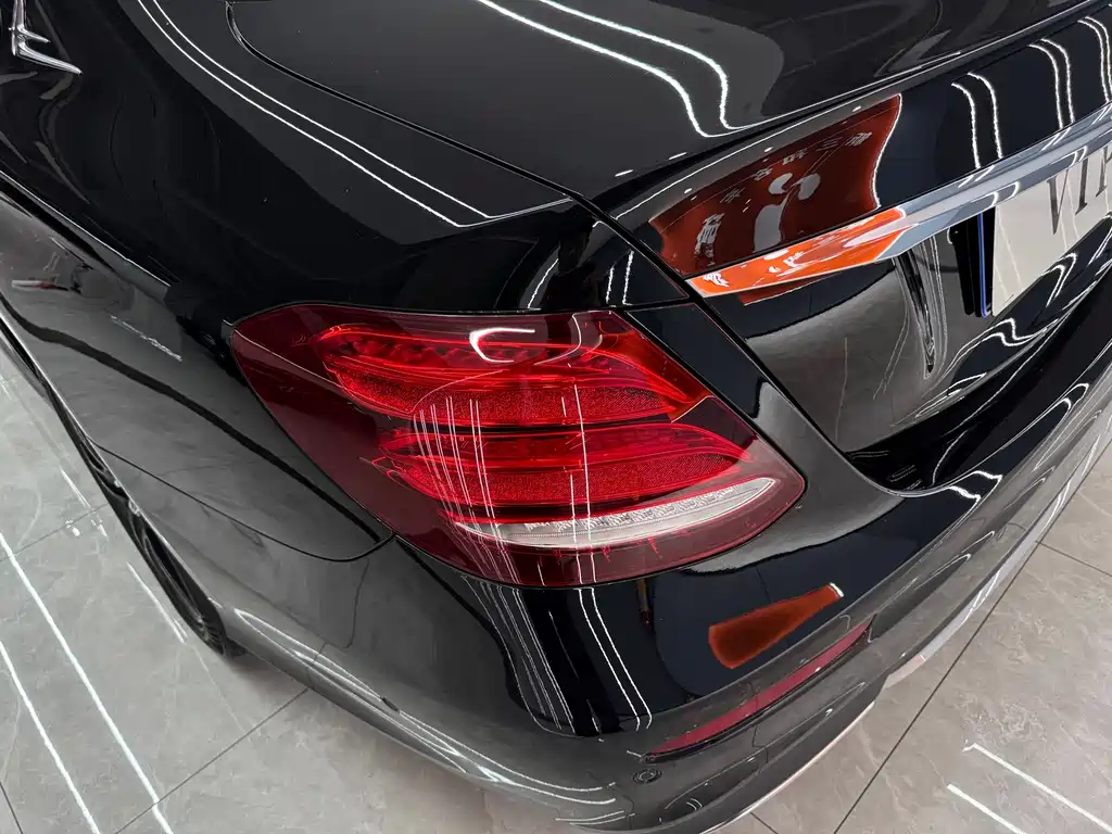 Mercedes-Benz E-Class 2020 — фото 23