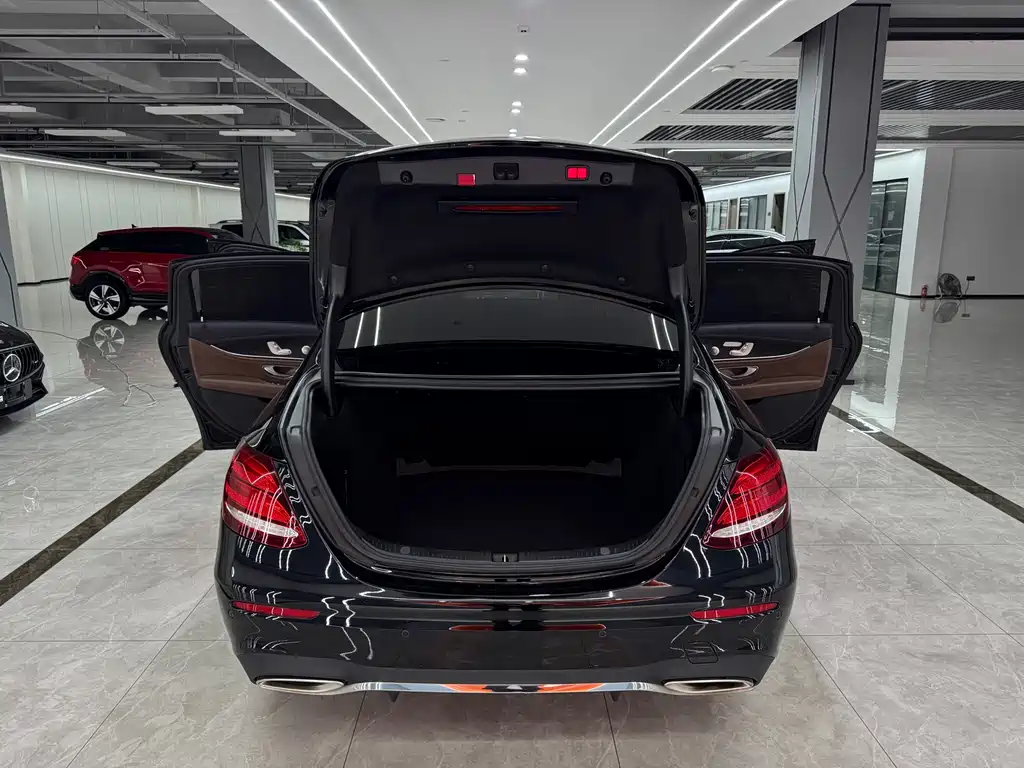 Mercedes-Benz E-Class 2020 — фото 10