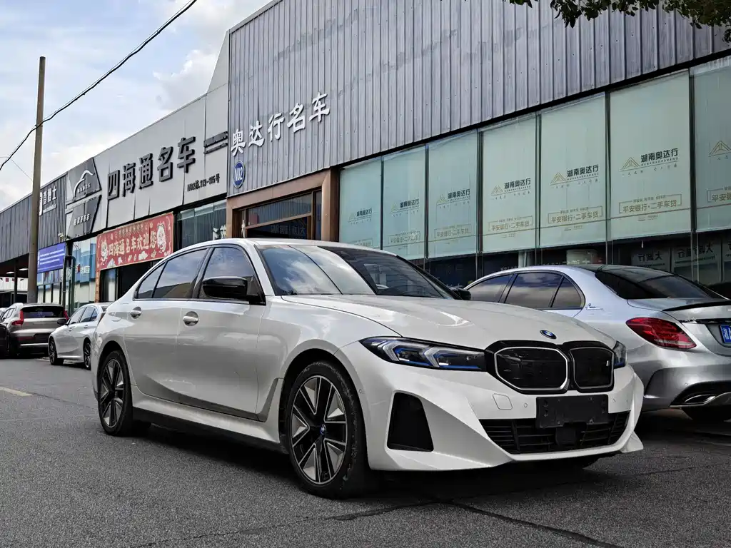 BMW i3 2024