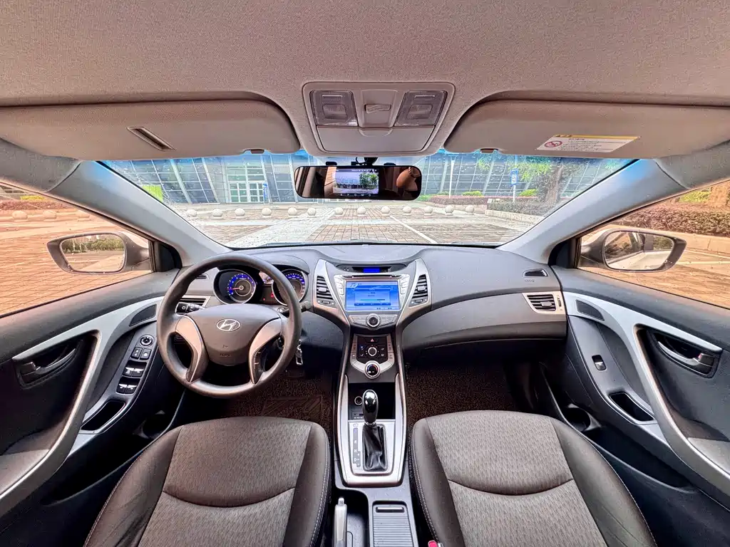 Hyundai Elantra 2014