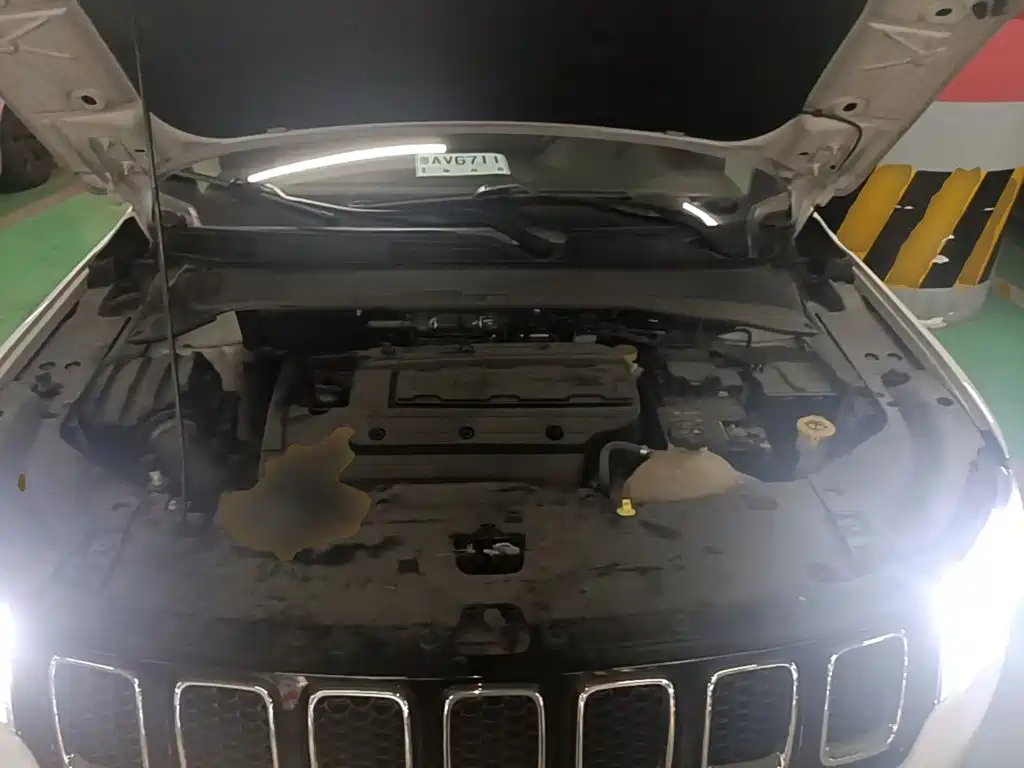 Jeep Compass 2018 — фото 20