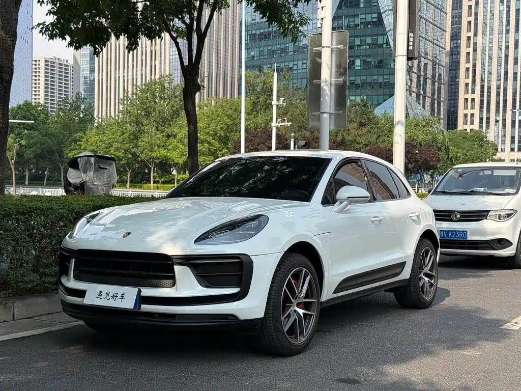 Porsche Macan 2022 — фото 1