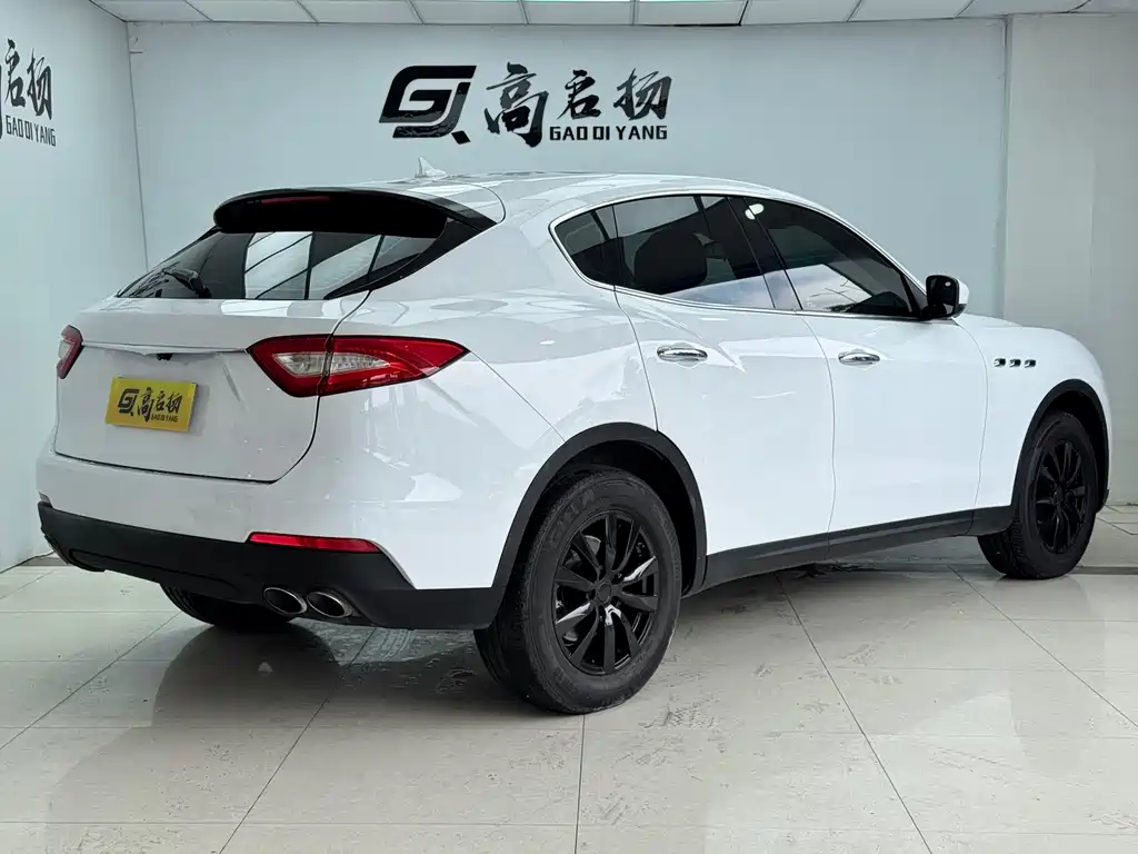 Maserati Levante 2018 — фото 22