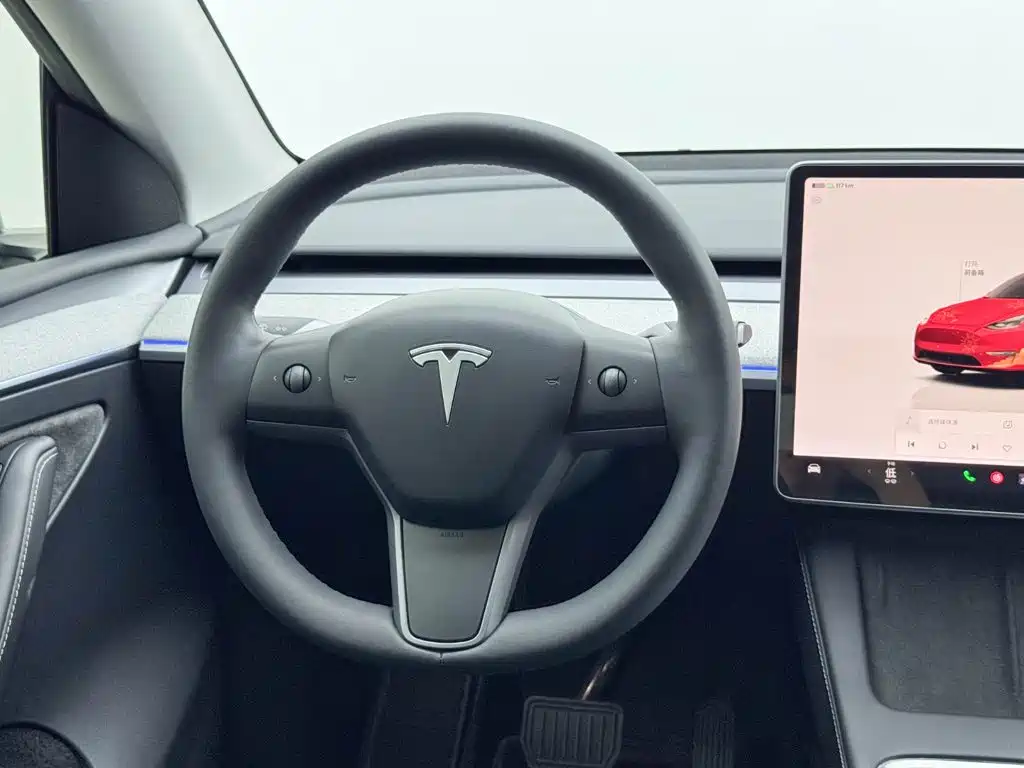 Tesla Model Y 2024 — фото 16