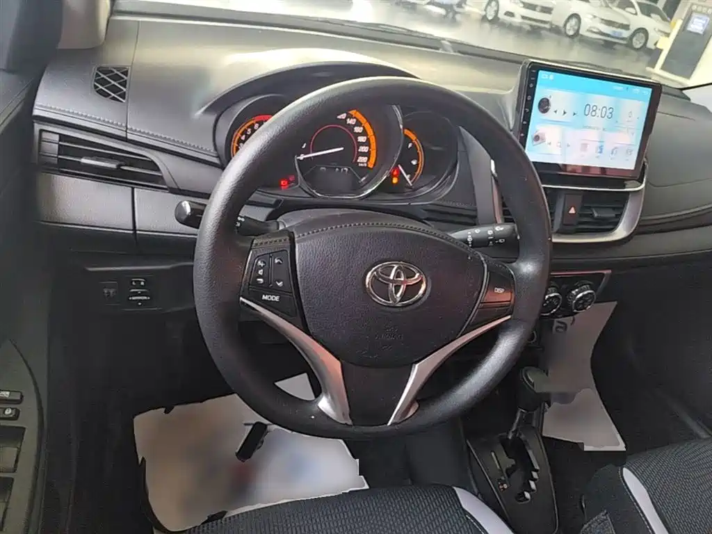 Toyota Yaris L 2023 — фото 11