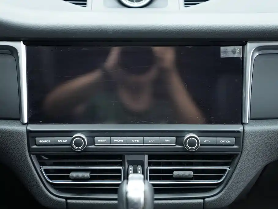 Porsche Macan 2021 — фото 11