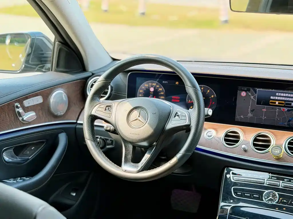 Mercedes-Benz E-Class 2017 — фото 10