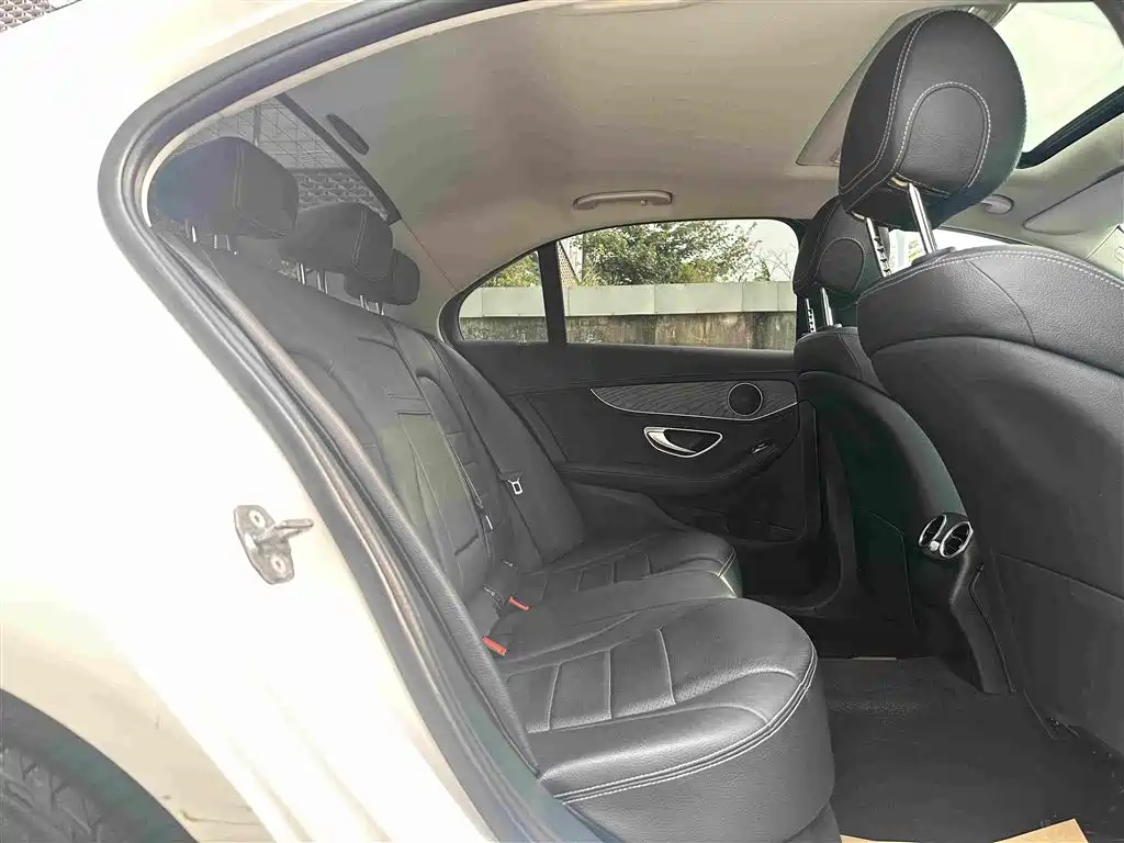 Mercedes-Benz C-Class 2017 — фото 19