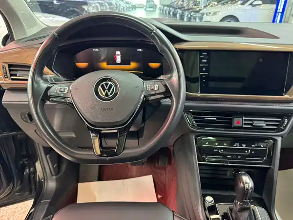 Volkswagen Tharu 2022