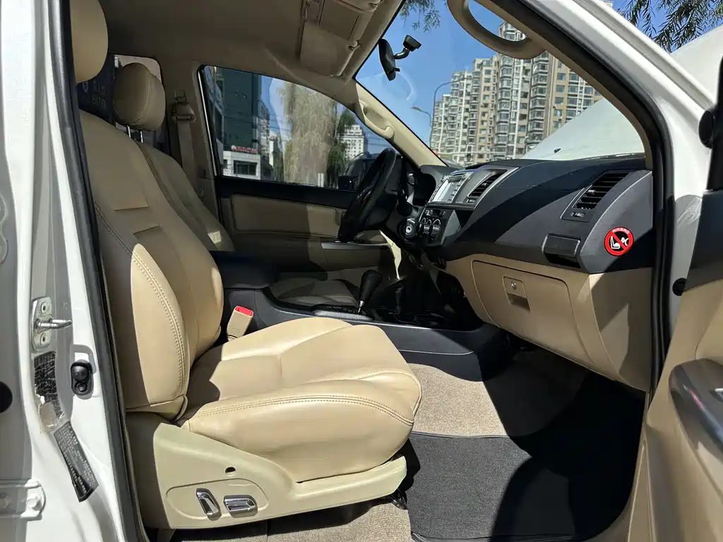 Toyota Fortuner 2016 — фото 14