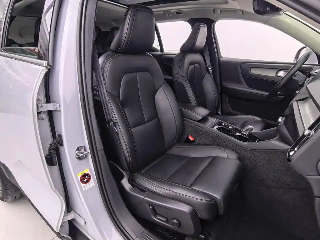 Volvo XC40 2020 — фото 10