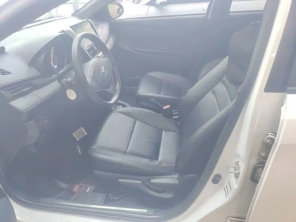 Toyota Yaris L 2019 — фото 15