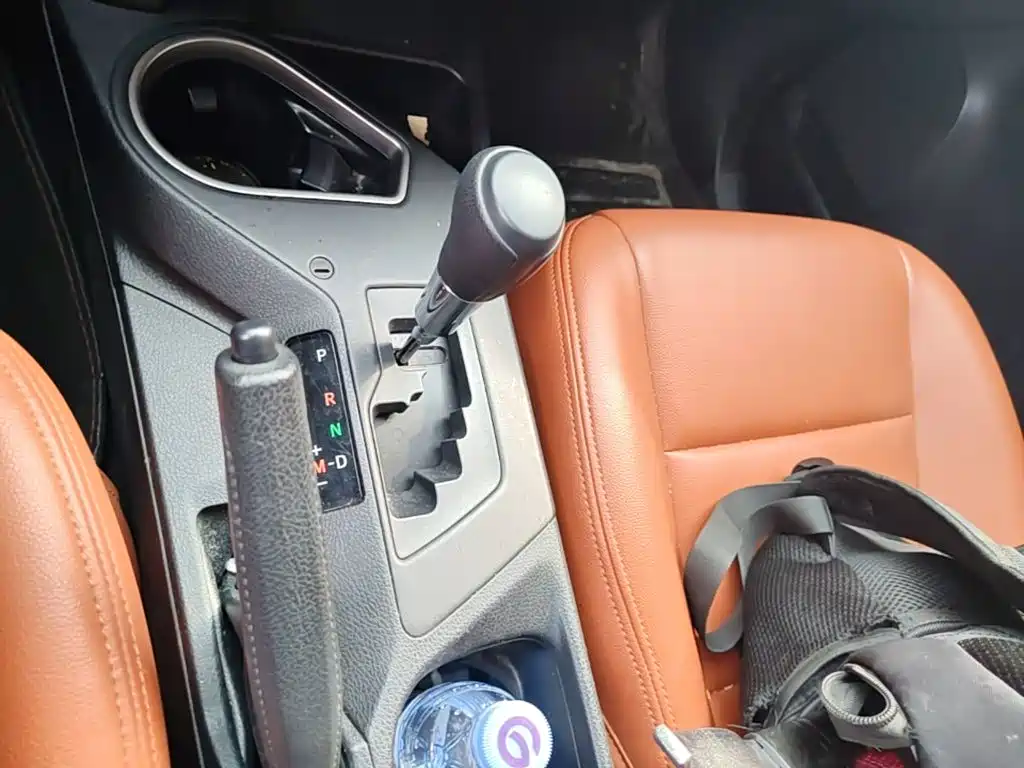 Toyota RAV4 2019 — фото 14