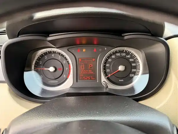 Venucia R50 2014