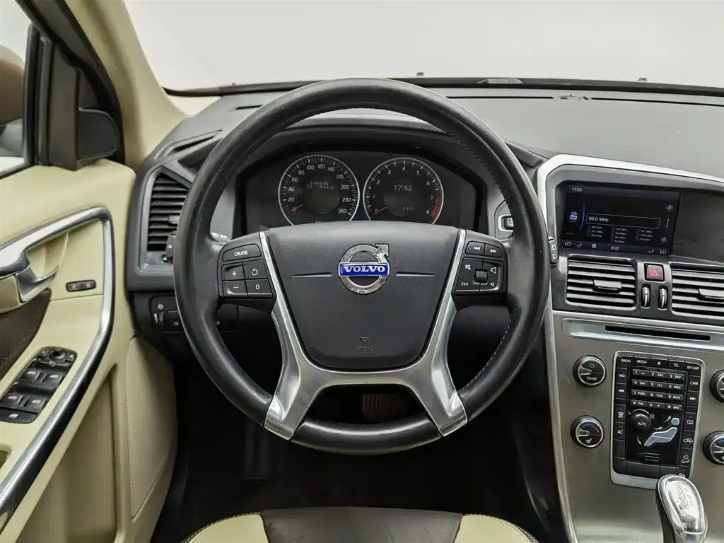 Volvo XC60 2013 — фото 11