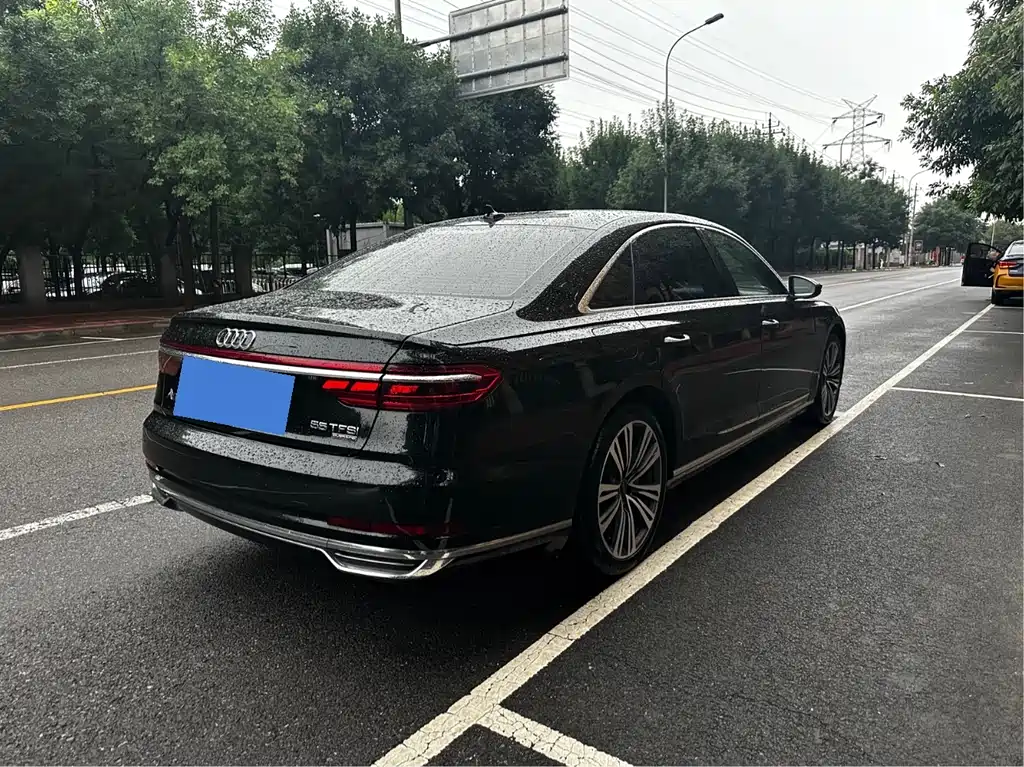 Audi A8 2021