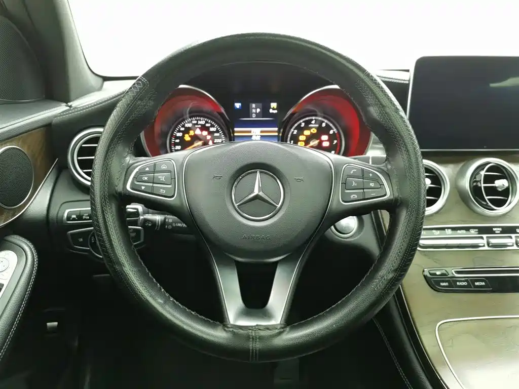 Mercedes-Benz GLC 2016 — фото 11