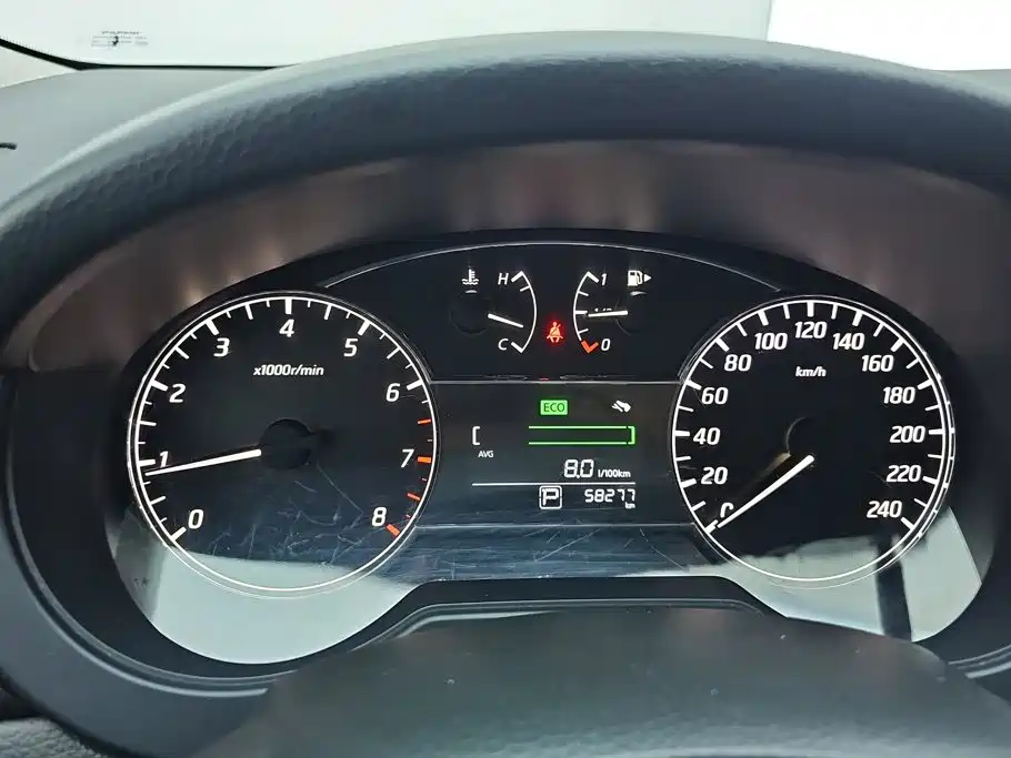 Nissan Tiida 2016 — фото 14
