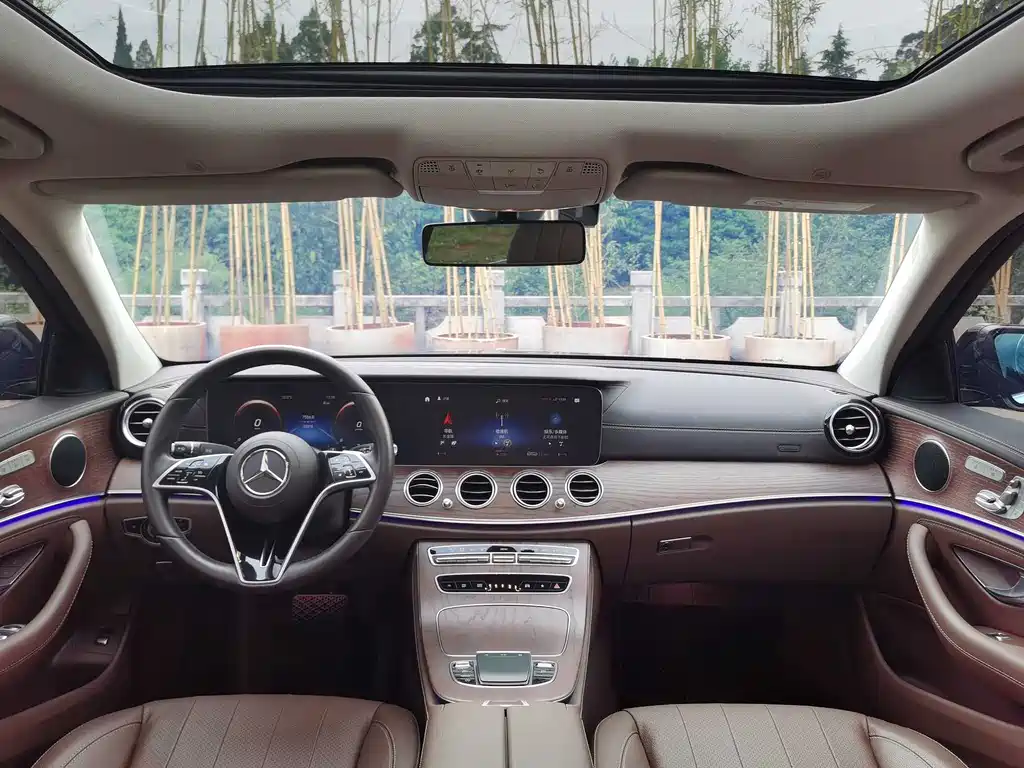 Mercedes-Benz E-Class 2023 — фото 22