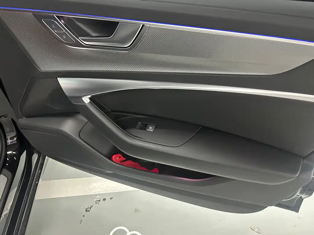 Audi A6L 2023 — фото 10