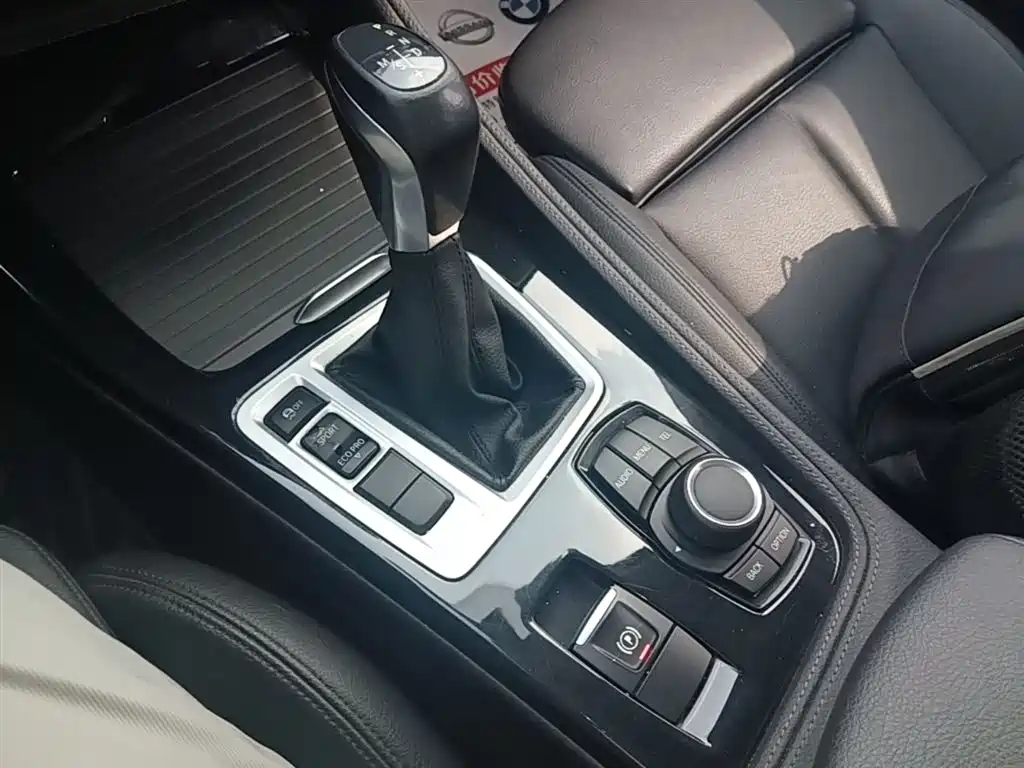 BMW 1 Series 2017 — фото 14
