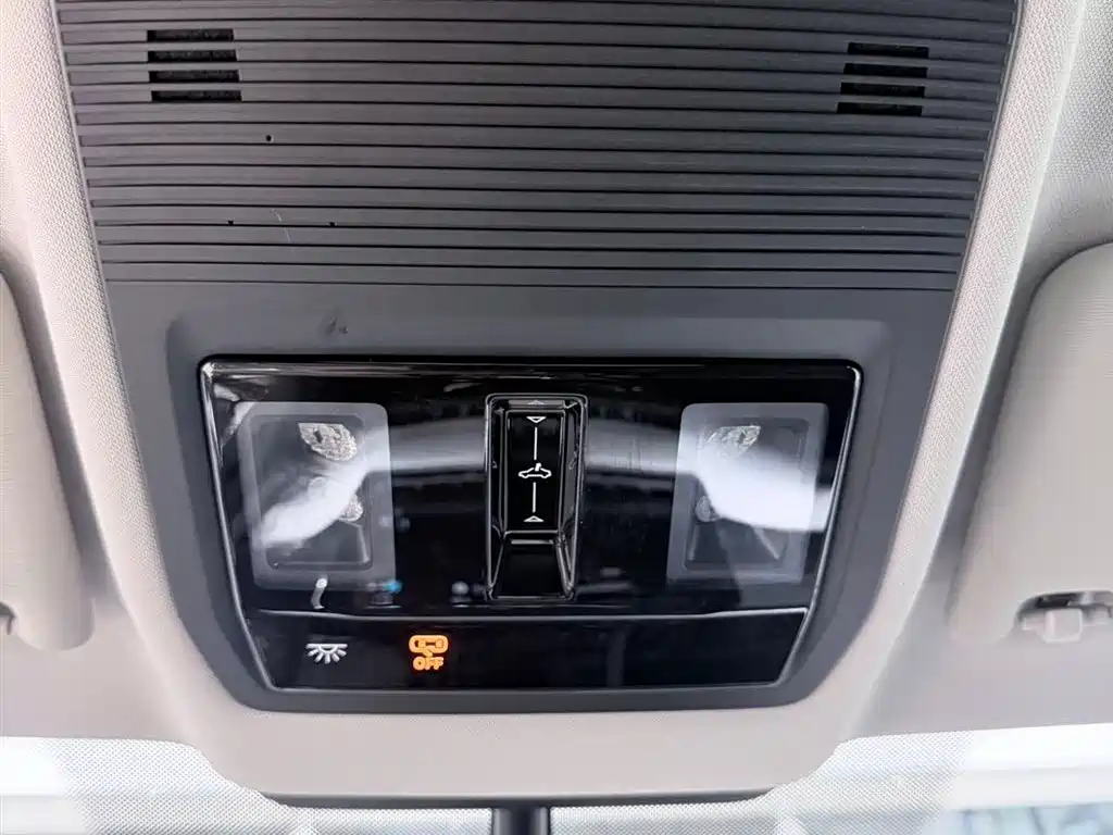 Skoda Octavia 2023 — фото 14