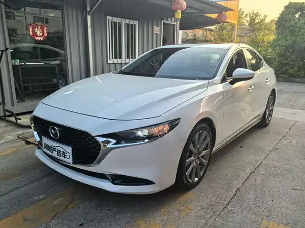 Mazda 3 Axela 2022