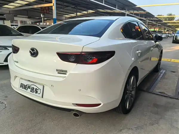 Mazda 3 Axela 2022
