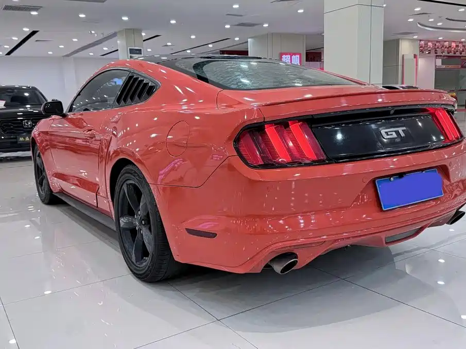 Ford Mustang 2015 — фото 11
