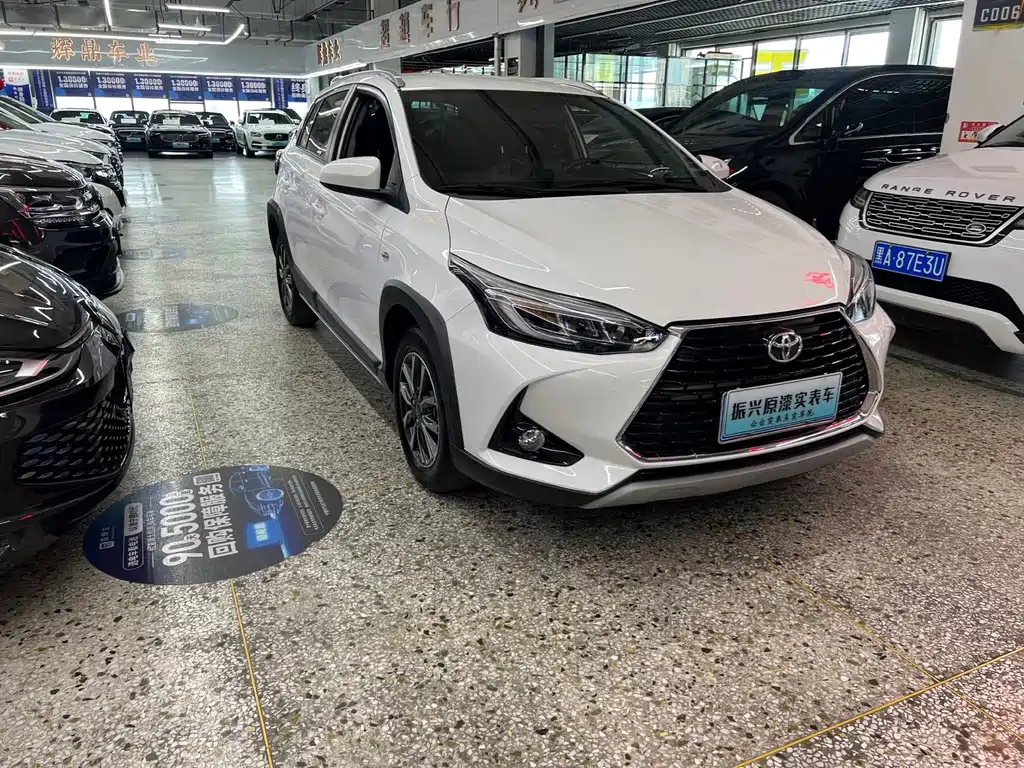 Toyota Yaris L 2023