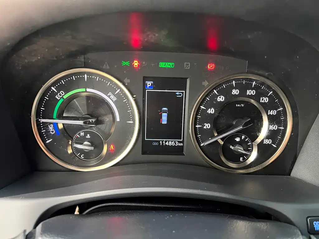 Toyota Alphard 2023 — фото 18