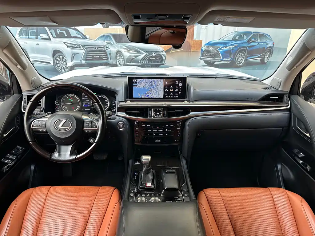 Lexus LX 2017 — фото 19